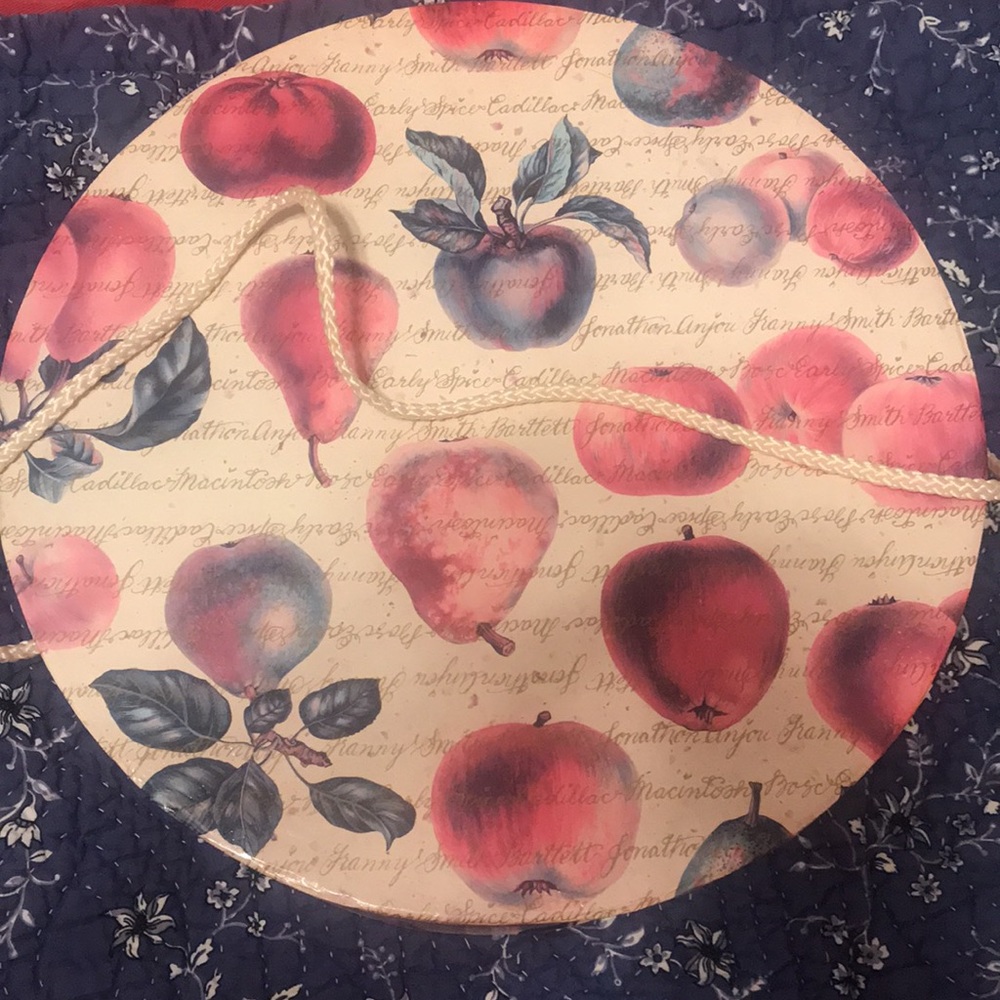 Box Apple Themed Storage Box - Picture 2 of 16